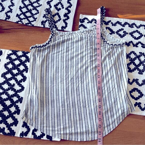 Maurice’s black white stripe patterned tank top blouse juniors size large L - Picture 4 of 7